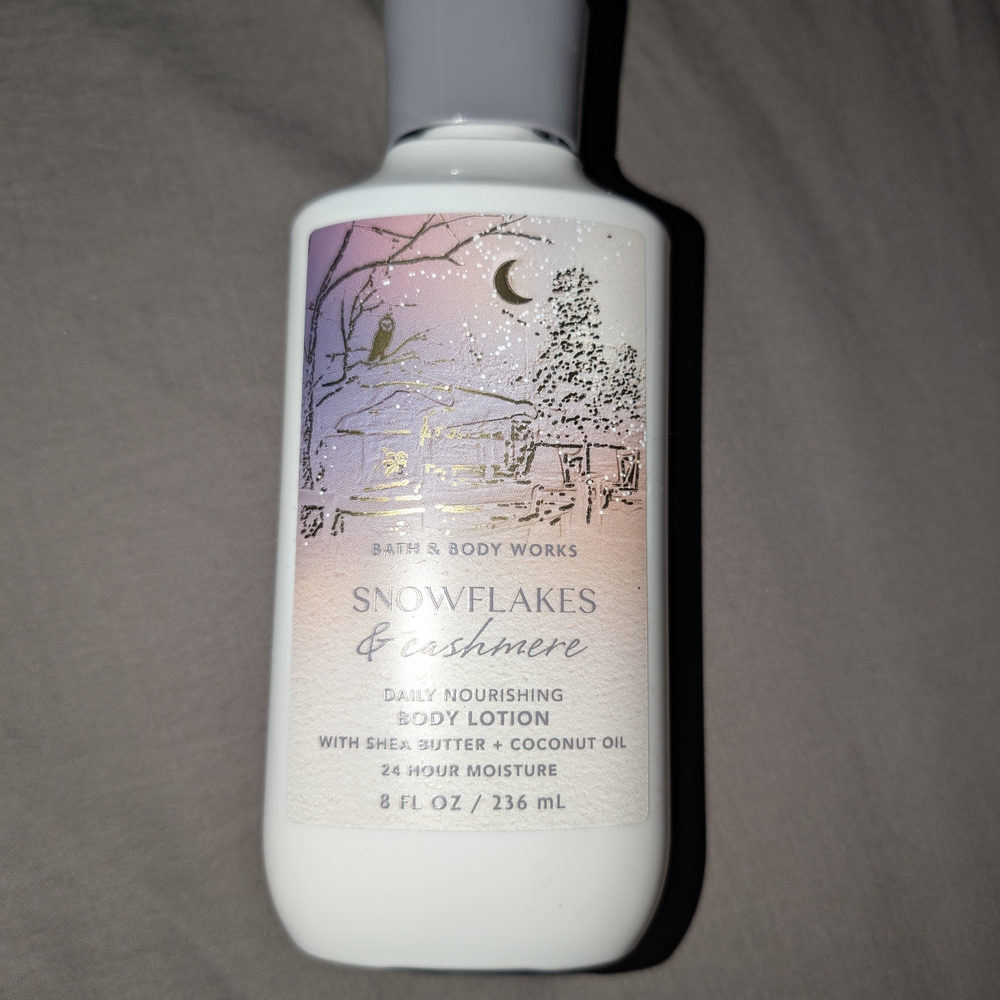 Bath & Body Works Snowflakes & Cashmere Body Lotion